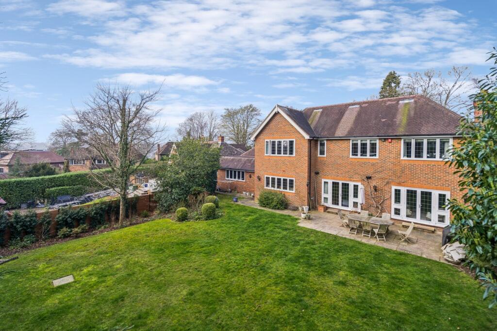 Main image of property: Lewis Lane, Chalfont St Peter, Gerrards Cross, SL9