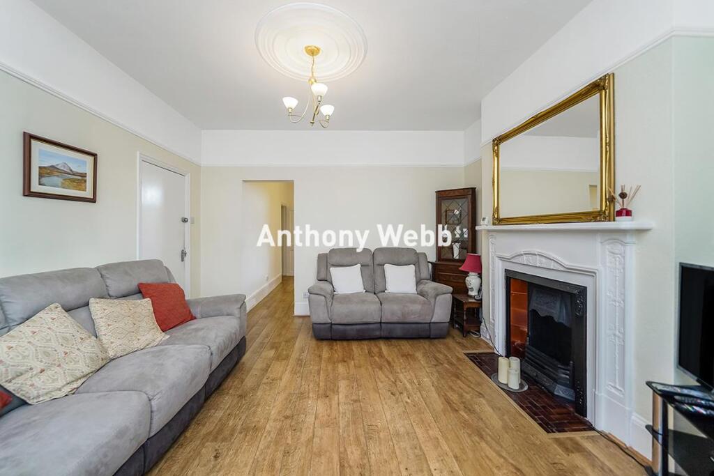 Apartment in London - View 3