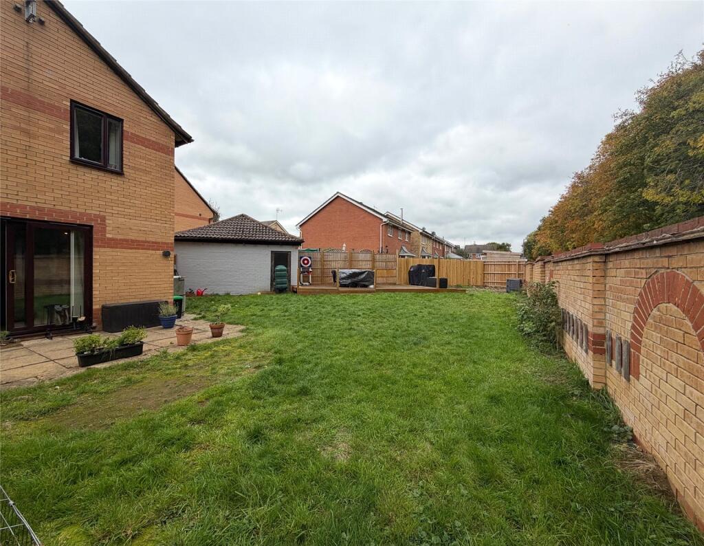 Swan Close, WOODFORD HALSE, West Northamptonshire, NN11 - View 2