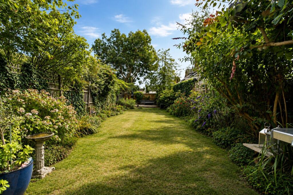 Blandford Road, St. Albans, Hertfordshire, AL1 photo 3