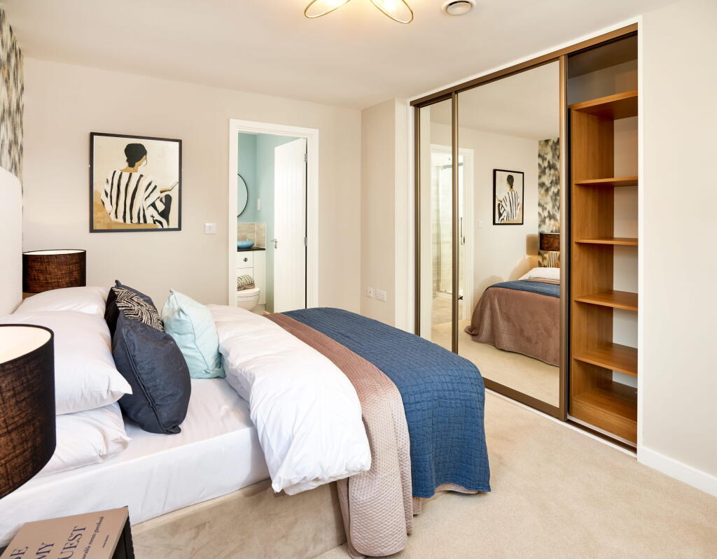 House in Theale, West Berkshire - More