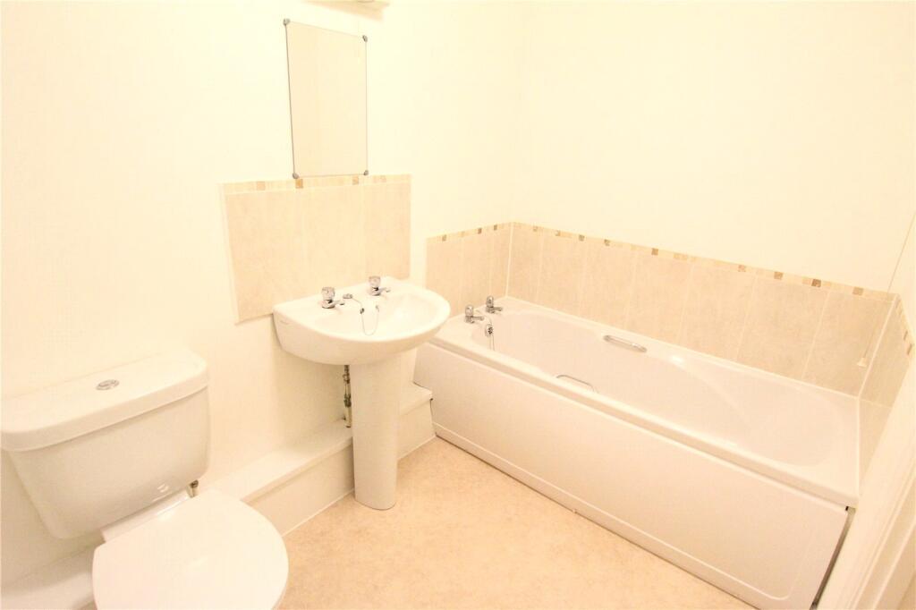 Apartment in Gloucester - More