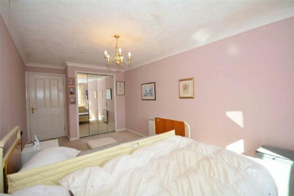 Apartment in Leeds, Park Villas, Roundhay - More