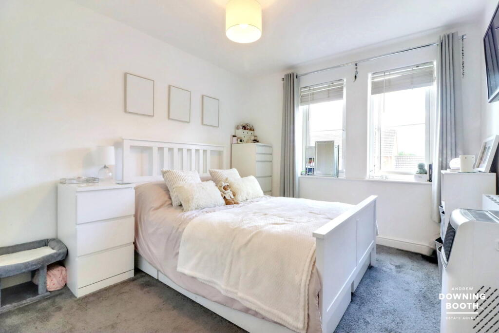 Apartment in Walsall, Streetly - View 4