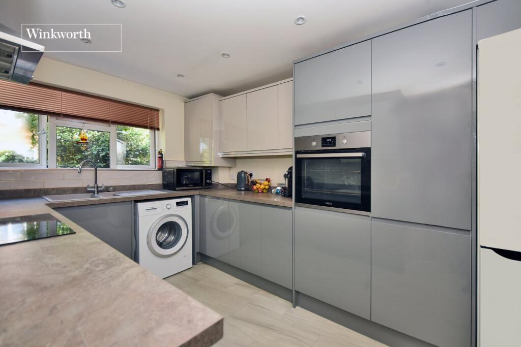 Beddington Gardens, Wallington, SM6 - View 2