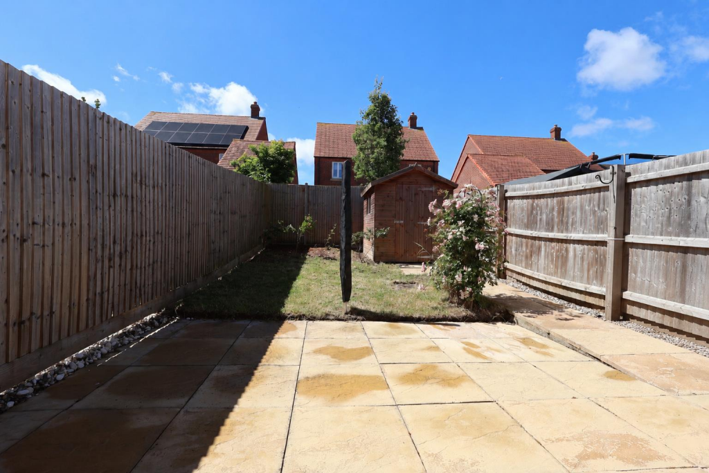 Moat Reach, Edlesborough, LU6 2FS photo 4