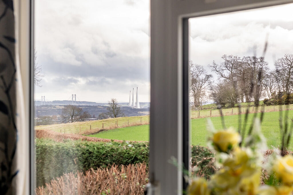 Fordell Gardens, Hillend - More