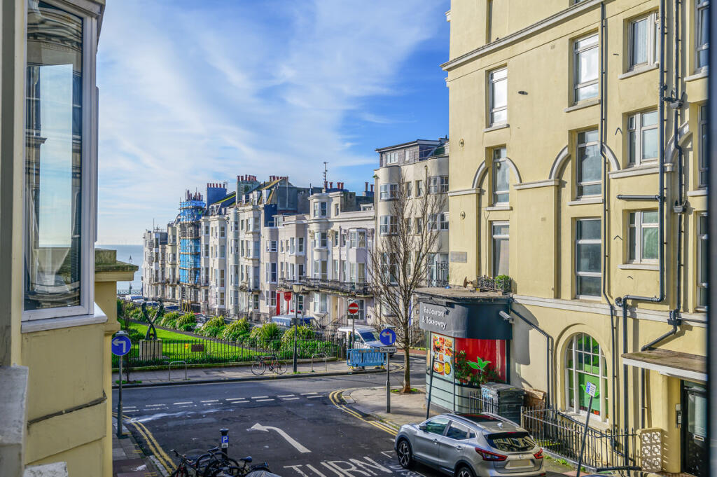 3-bed flat on New Steine Mansions, Brighton, BN2, £475,000