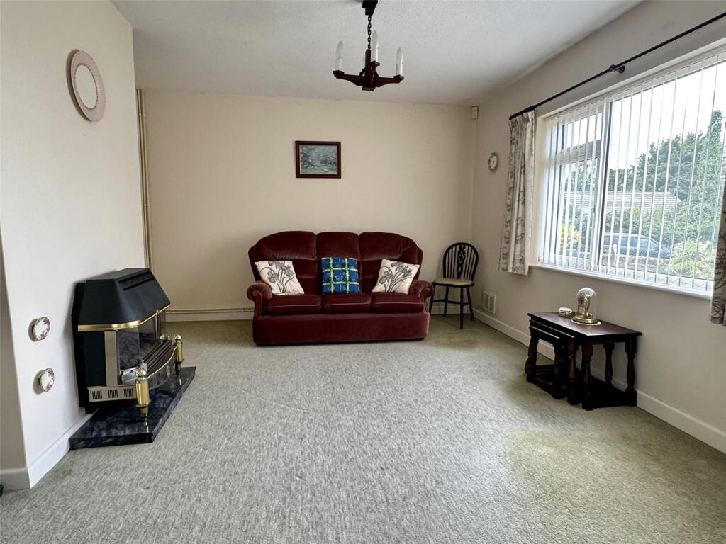 St. Marys Close, Chard, Somerset, TA20 photo 3