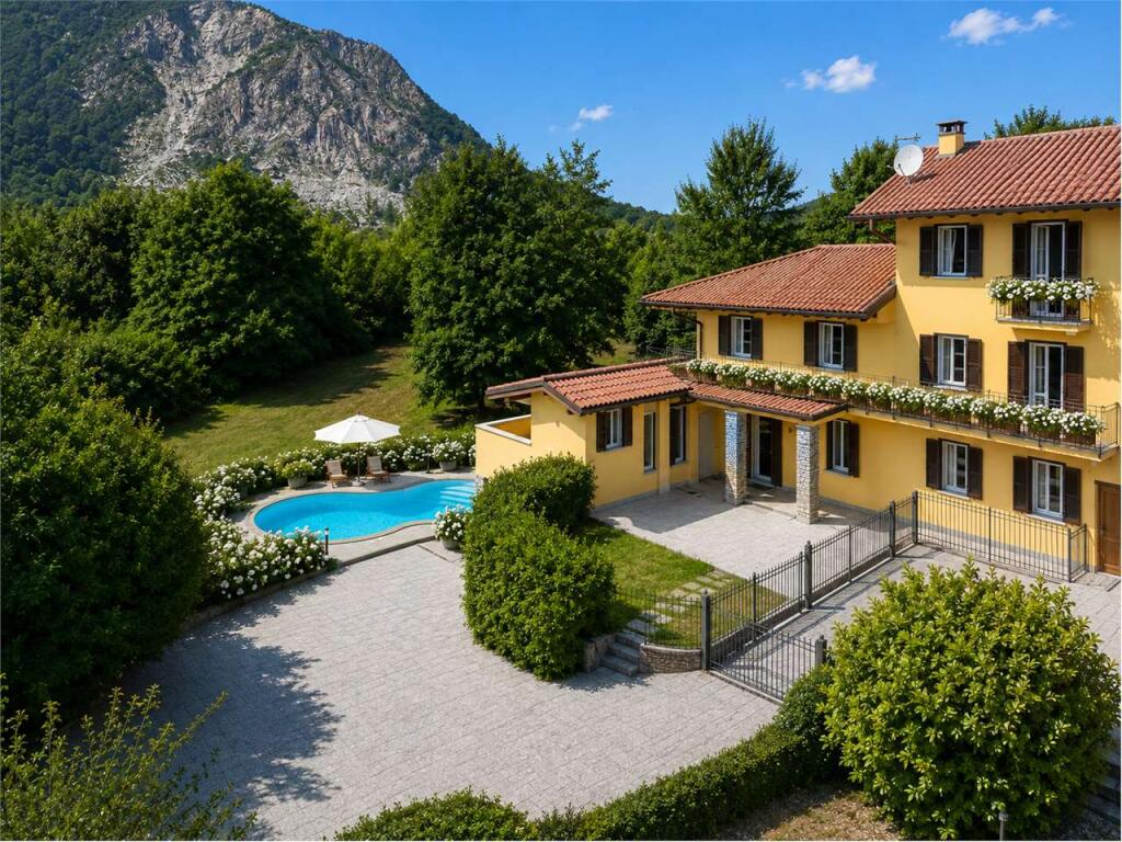 Main image of property: Piedmont, Verbano-Cusio-Ossola, Baveno