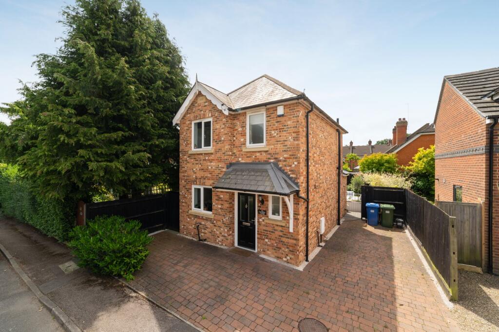 2-bed detached on North Road, Ascot, SL5, £530,000