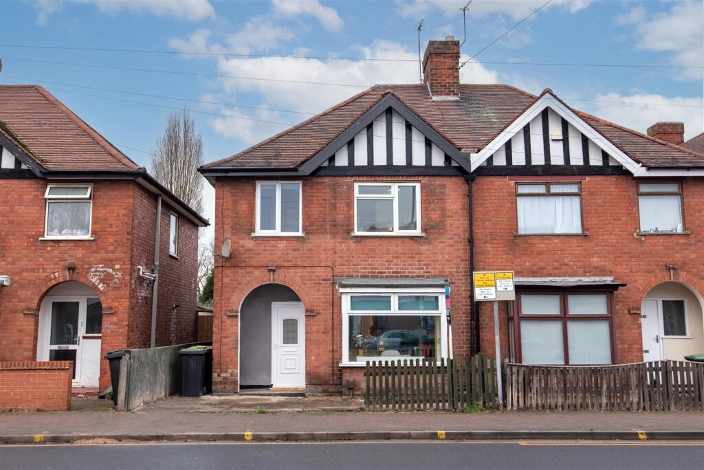 Main image of property: Queens Road, Beeston, Nottingham