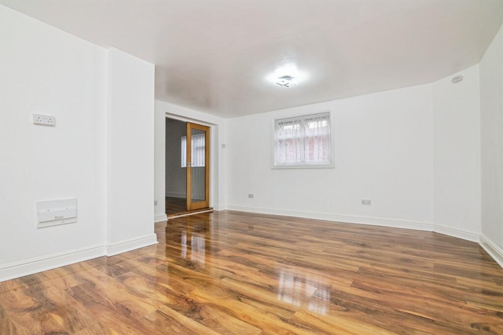 House in Sandwell, West Midlands - View 3