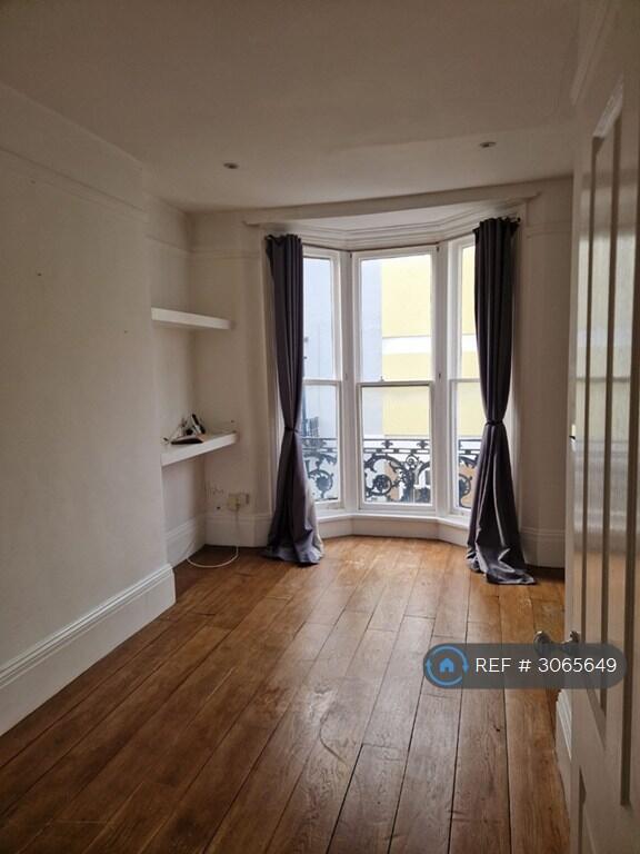 Apartment in Brighton - View 2