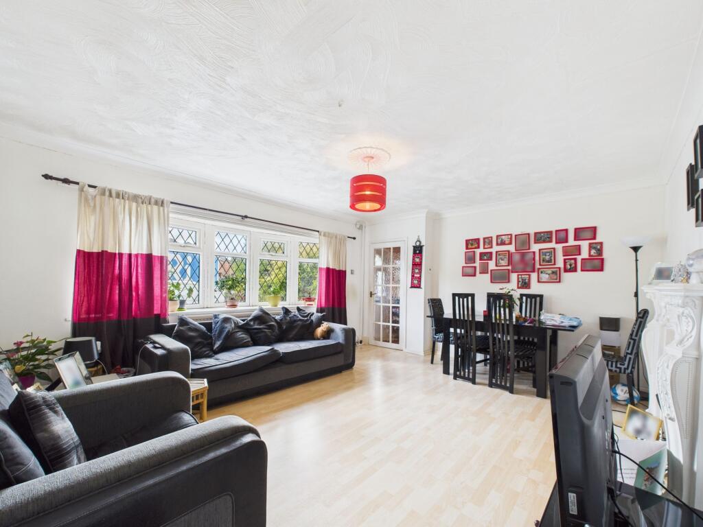 Longshaw Drive, Worsley, M28 photo 2