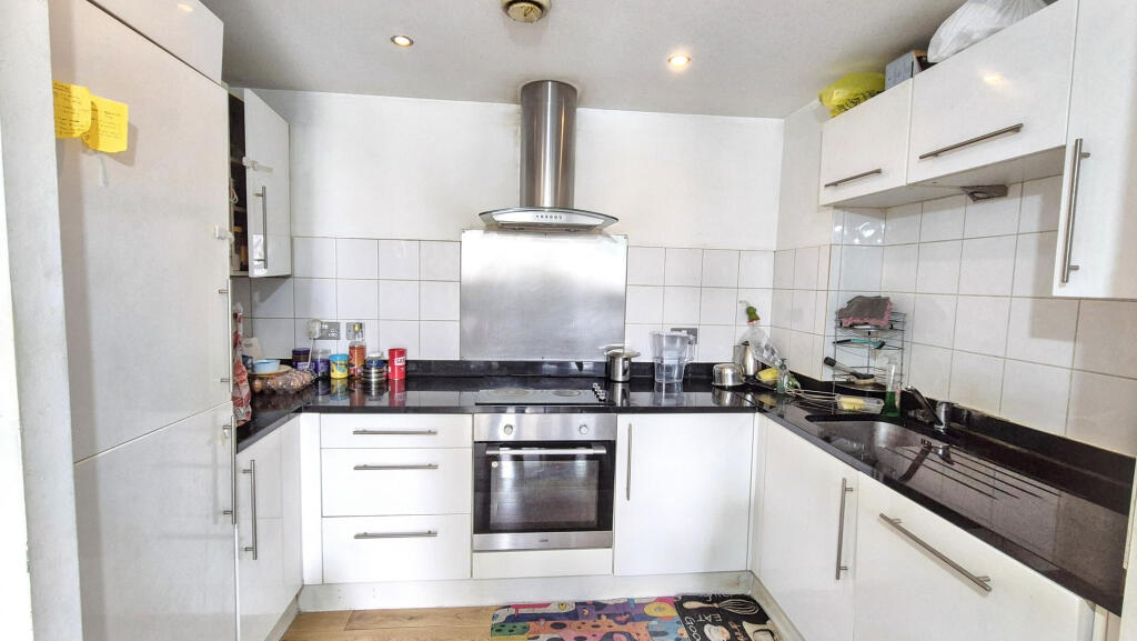 Apartment in London - View 5