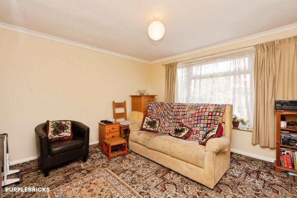 House in Surrey Heath, Burrowhill, Chobham - View 4