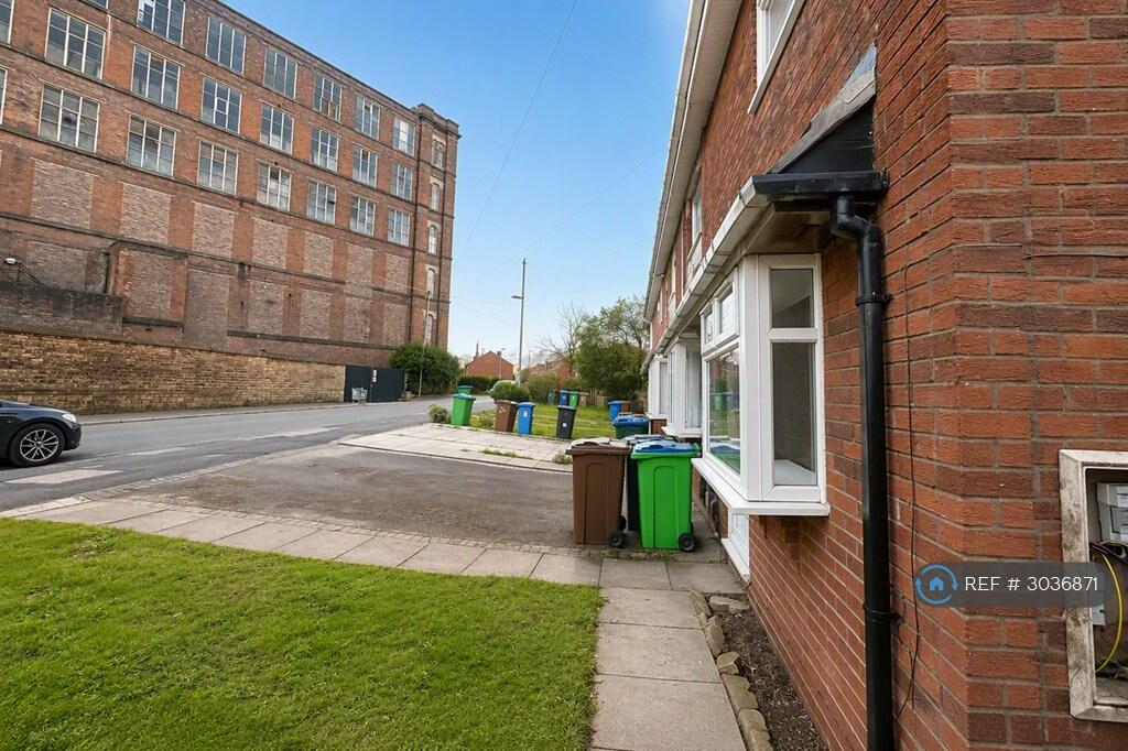 House in Rochdale, Captain Fold - View 3