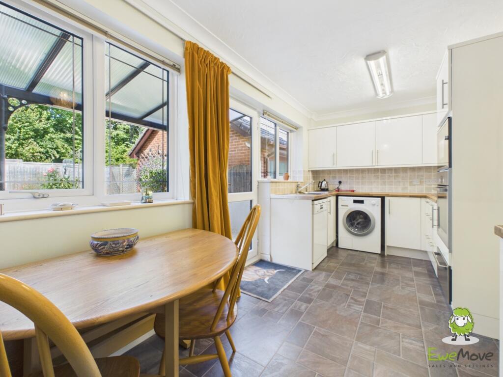 House in Basingstoke and Deane, Hatch Warren - View 3