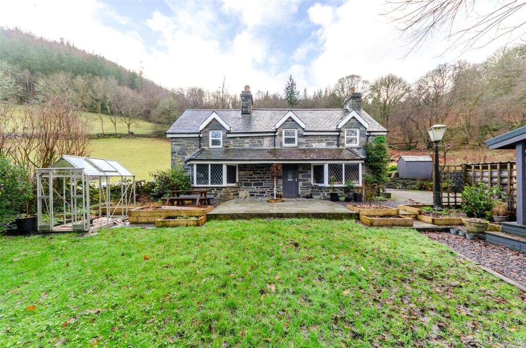 4-bed detached on Ffordd Gethin, Betws-y-Coed, Conwy, LL24, £550,000