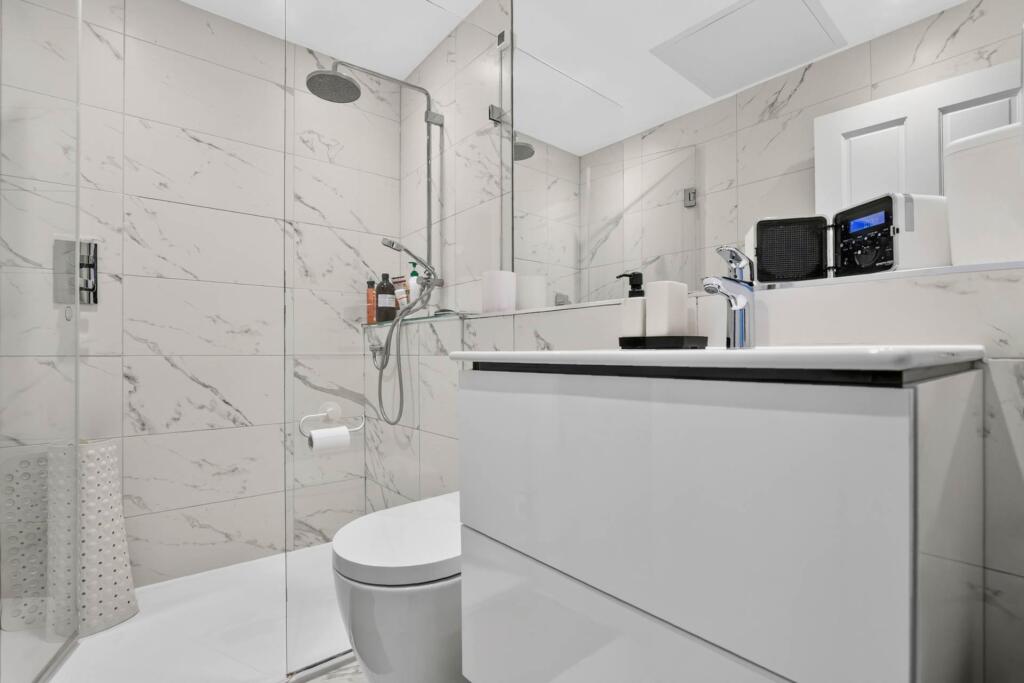 Apartment in London - View 5