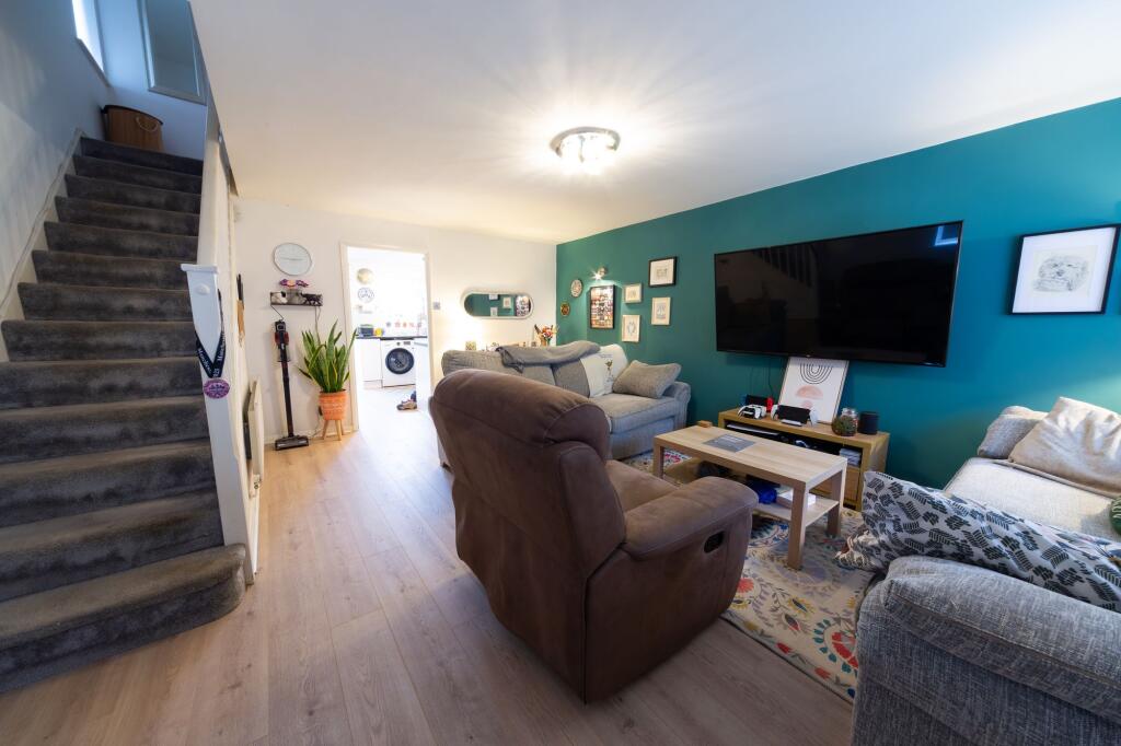 Tamar Close, Whitefield, M45 photo 3