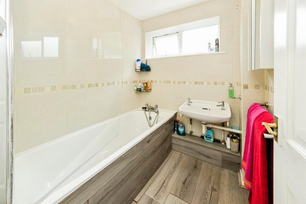 Apartment in Tandridge, Burstow - View 3