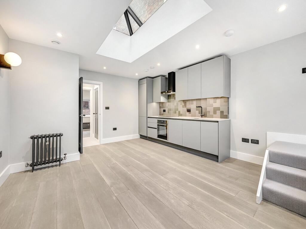 Apartment in London, Soho - More
