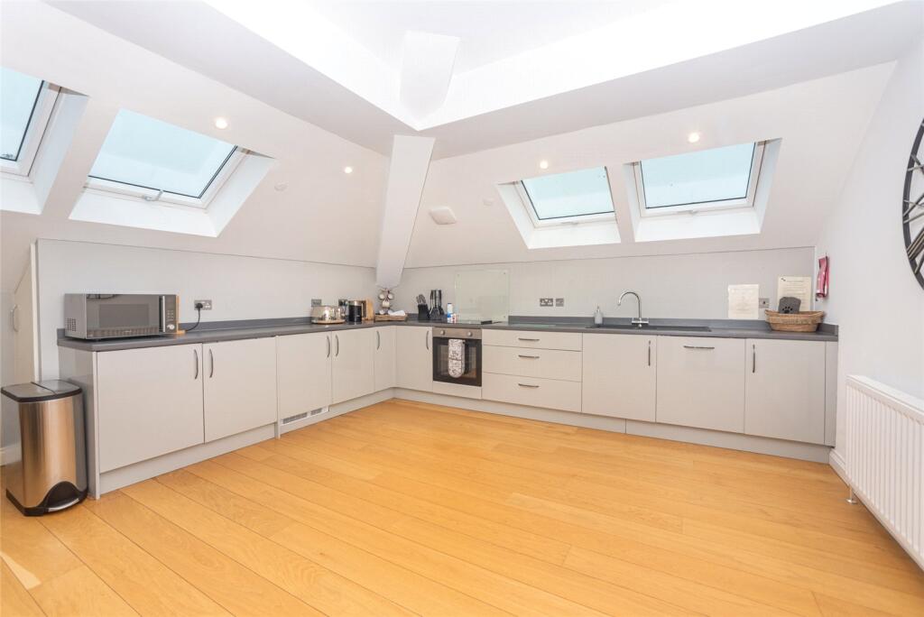 Malltraeth, Bodorgan, Isle of Anglesey, LL62 photo 2