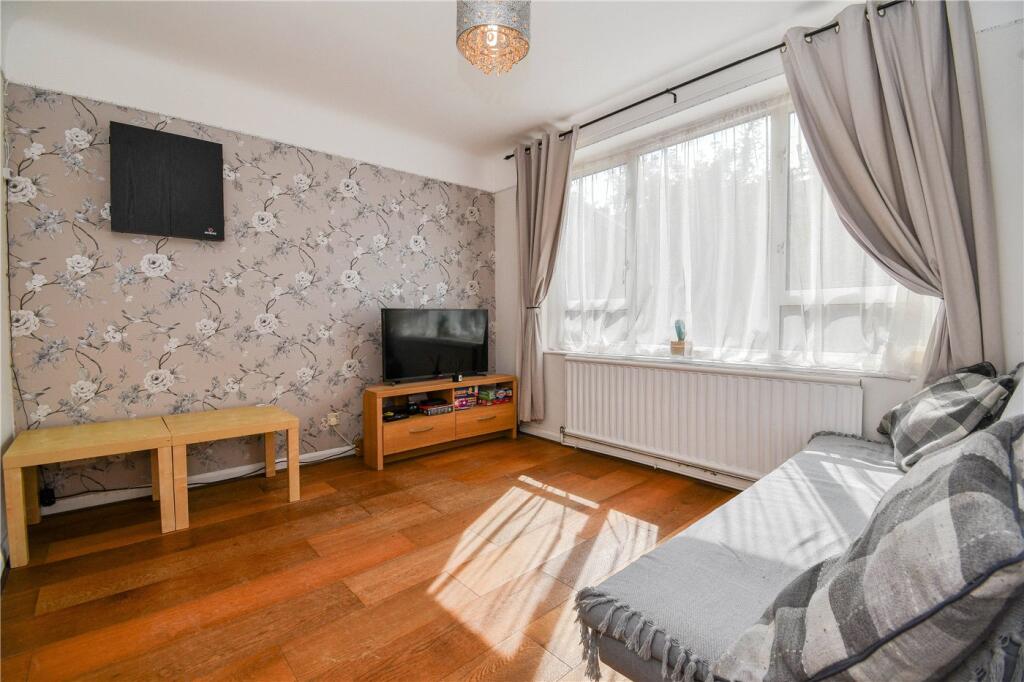 House in Wirral, Liverpool City Region - View 4