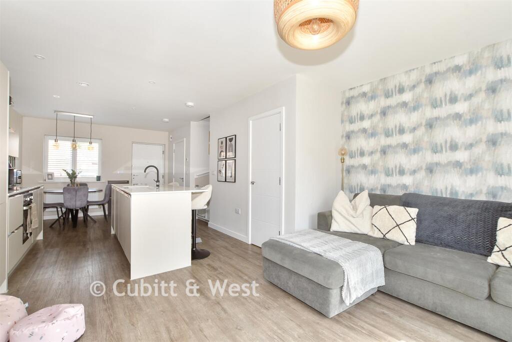 House in Redhill - View 5