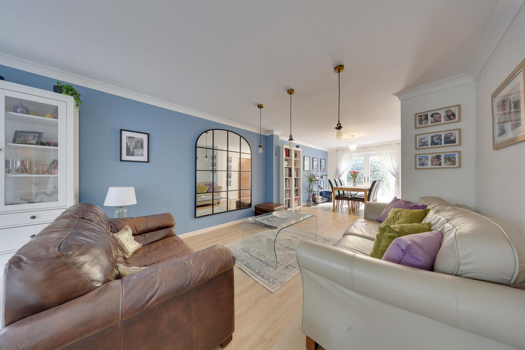 House in London - View 2