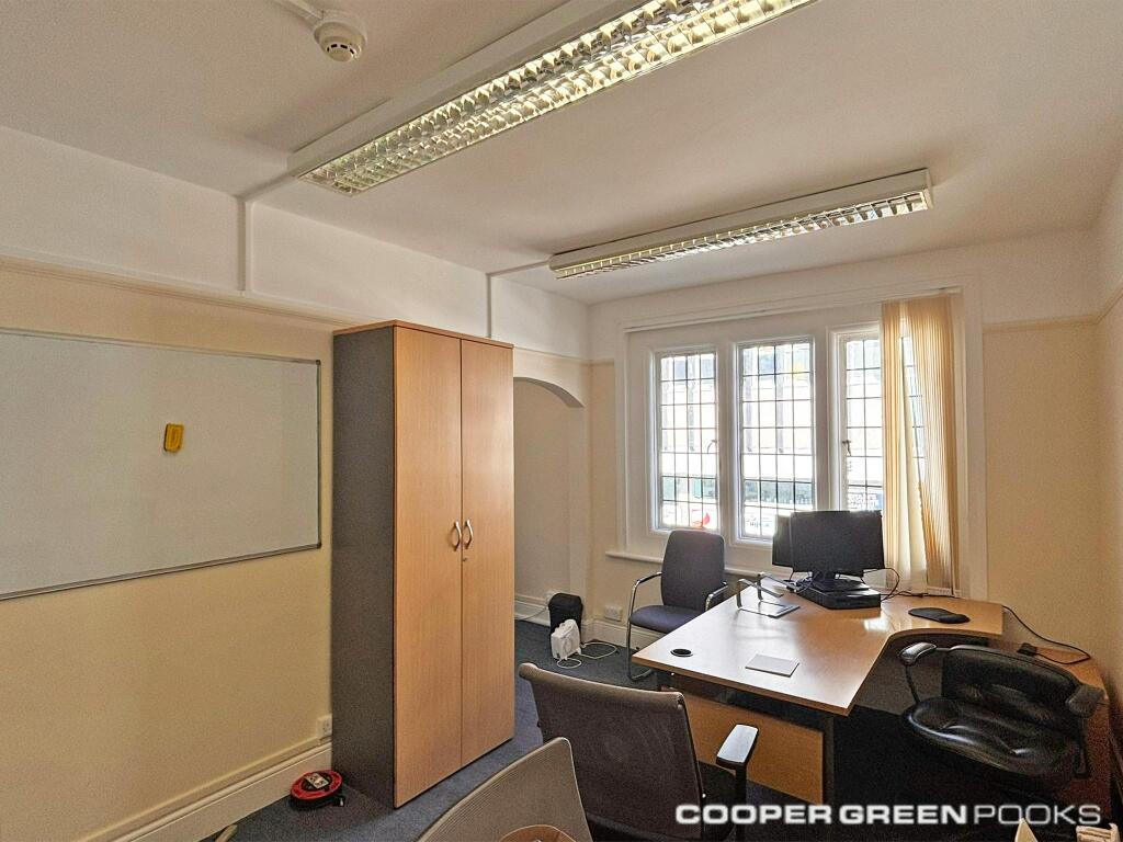 Suite 12