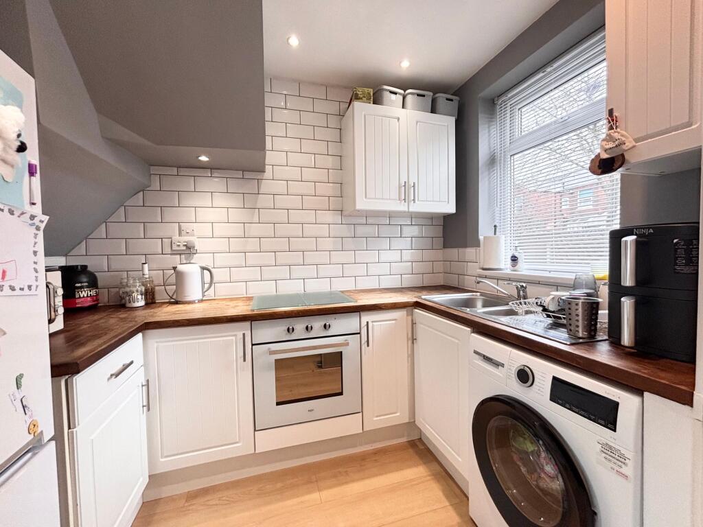 Hartington Road, Eccles, M30 photo 4