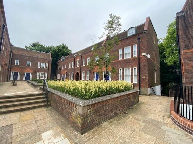 Main image of property: Stamford House, Oxford Road, Aylesbury, HP19
