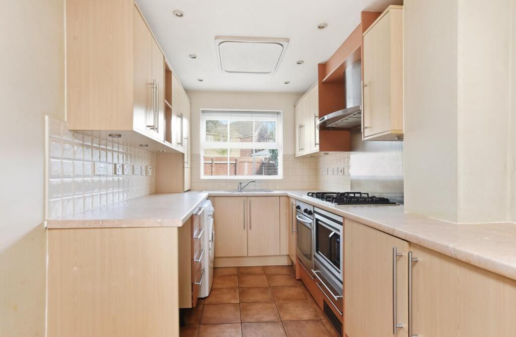 House in Stratford-on-Avon, Stratford-upon-Avon - View 4