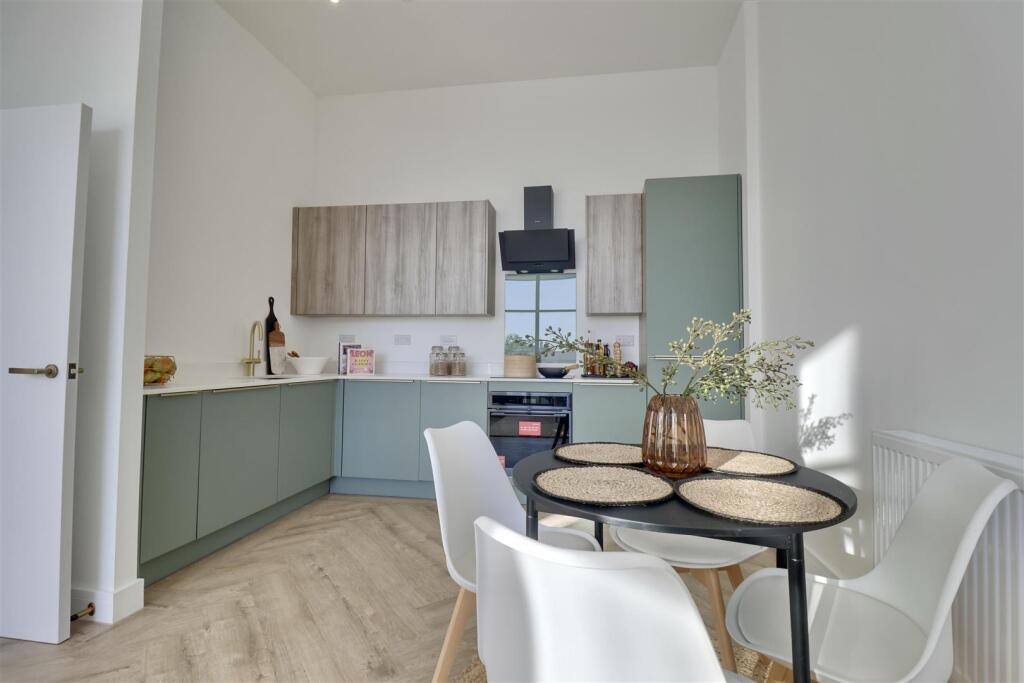 Apartment in Portsmouth - View 5