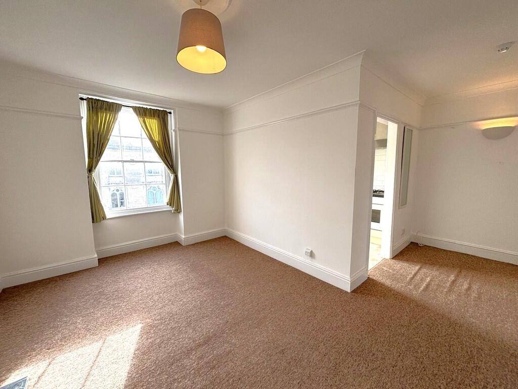Apartment in Bristol - View 3