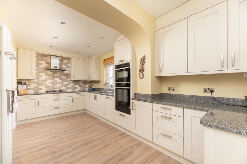 Ashfield Road, Moorhead, Shipley, BD18 photo 4