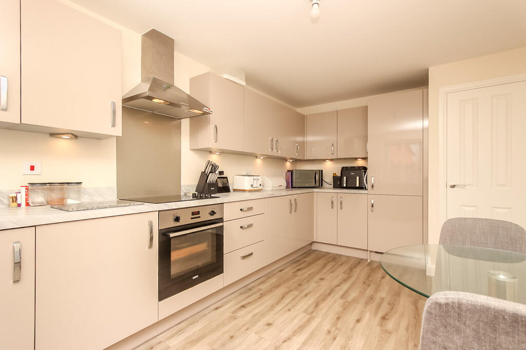 Pinnels Road, Wellingborough - View 5