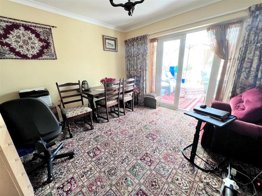 House in Gillingham, Lodbourne - View 5