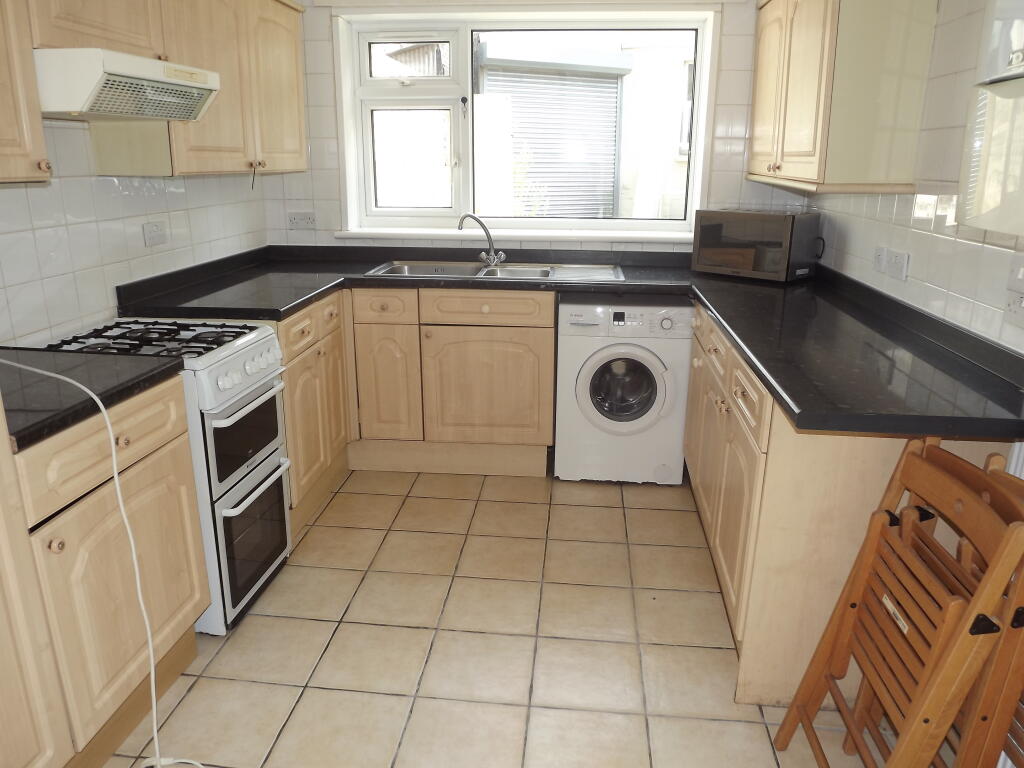 6 bedroom house for rent
