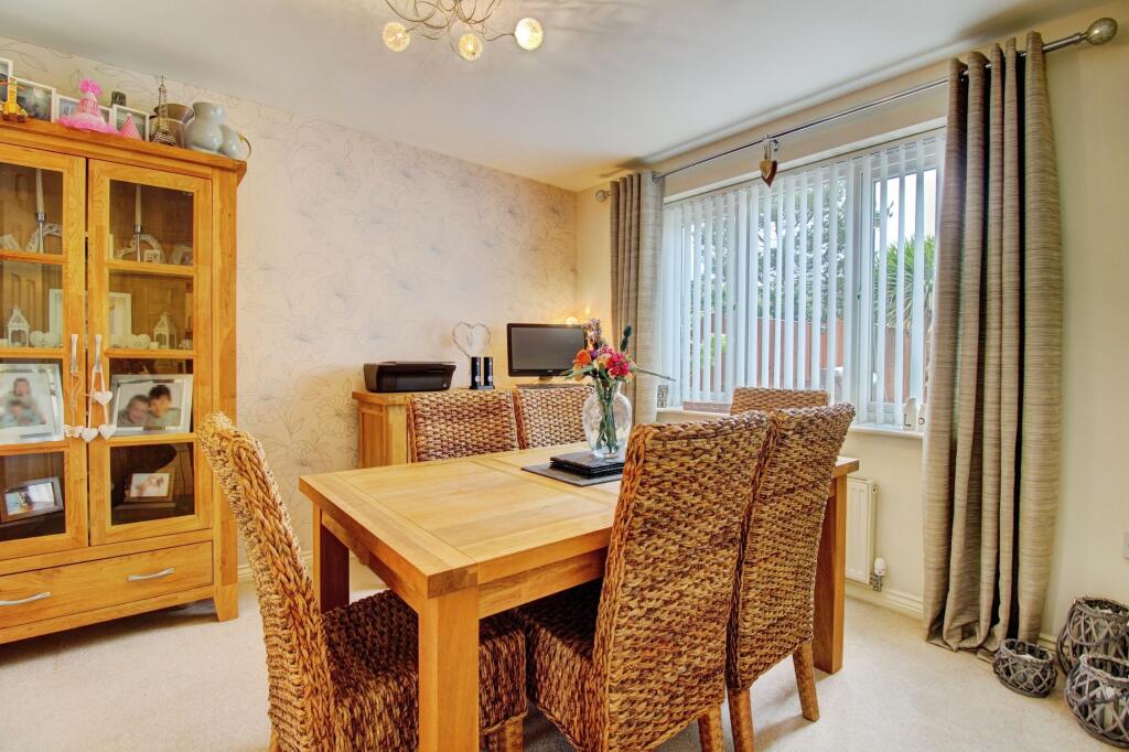 Canterbury Drive, Rugeley, WS15 photo 4