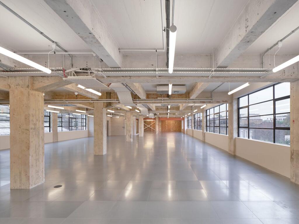 Floor02002 copy.jpg