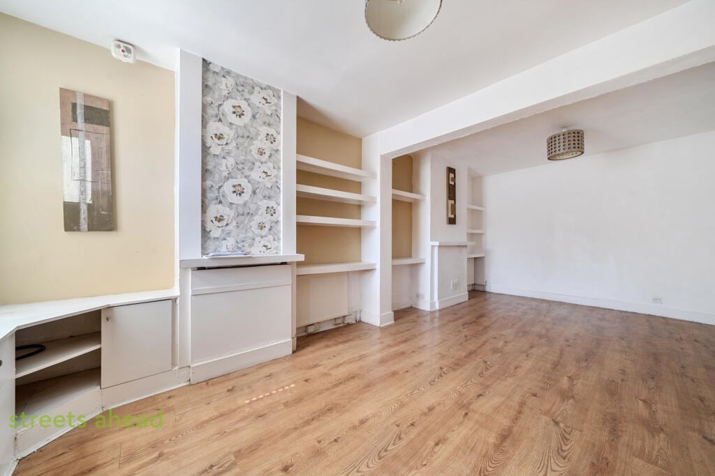 House in Croydon - View 3