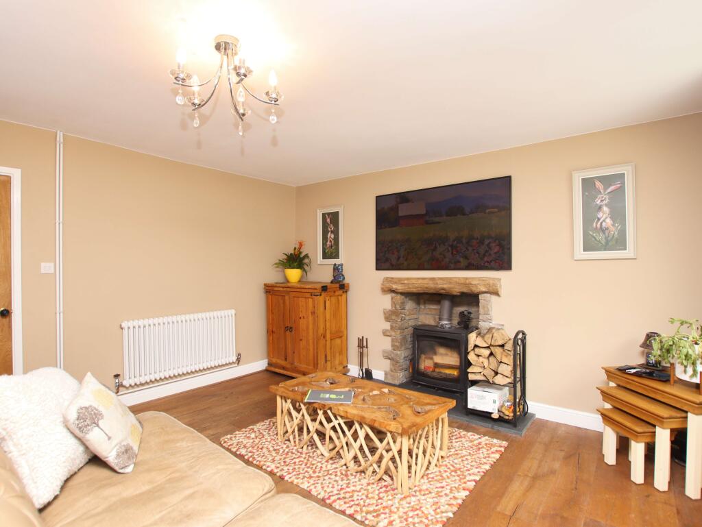 House in Tonypandy, Pen-y-graig - View 3