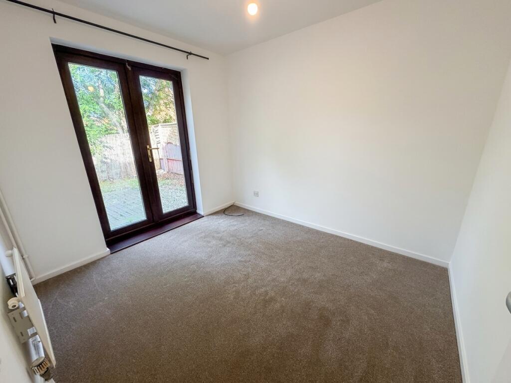 House in Milton Keynes, Shenley Brook End - View 4