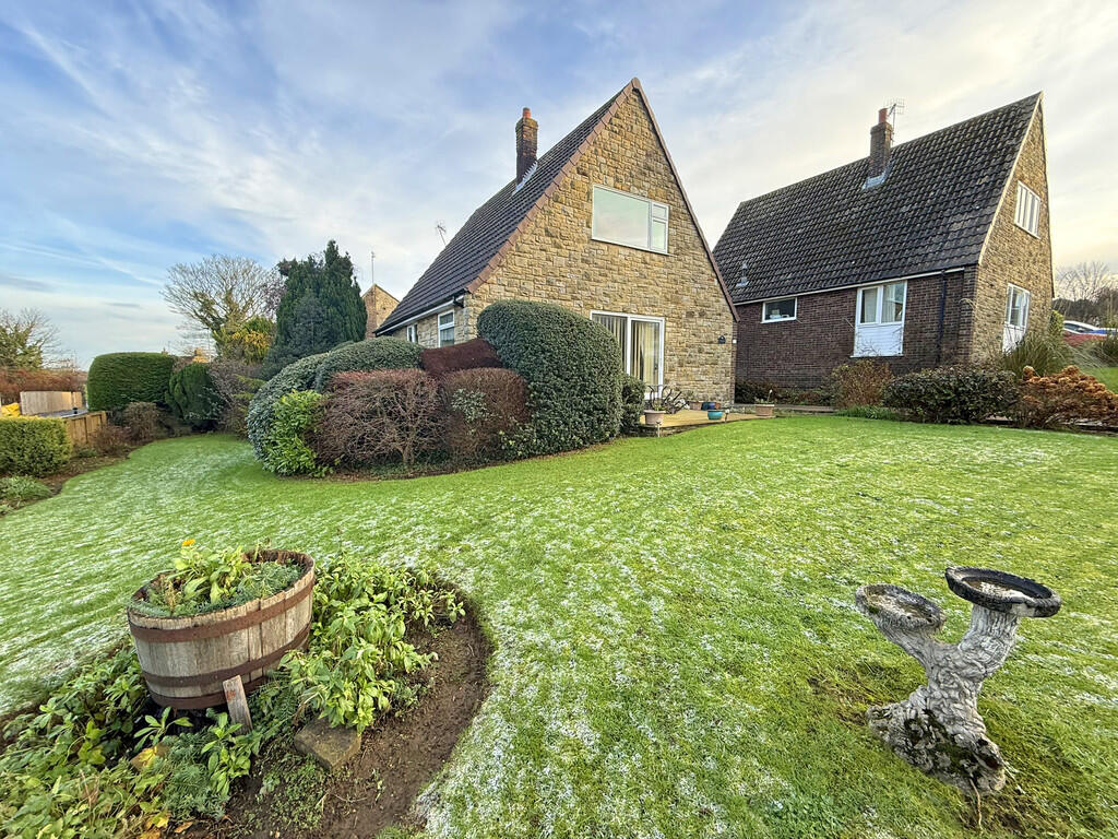Dale Close, Burniston, Scarborough photo 2