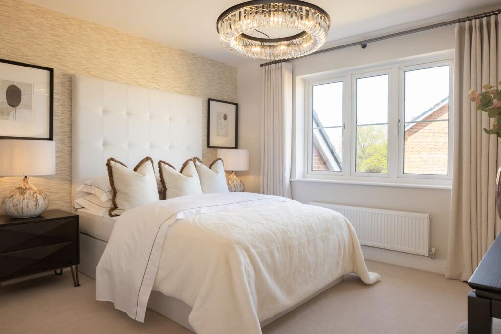 House in Southampton - More