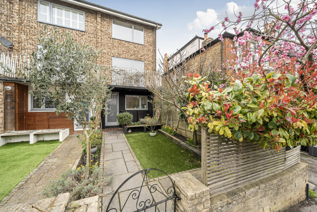 Main image of property: Homersham Road, Kingston Upon Thames, KT1